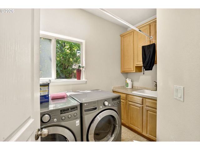 5440 Se OGDEN St, Portland, OR 97206