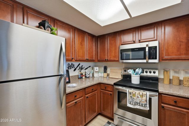 5757 W EUGIE Avenue 2062, Glendale, AZ 85304