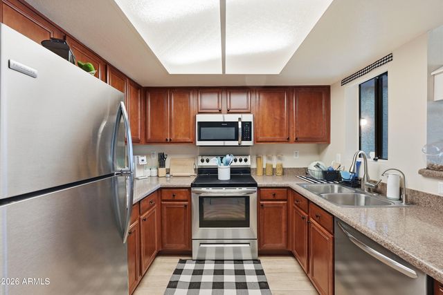 5757 W EUGIE Avenue 2062, Glendale, AZ 85304