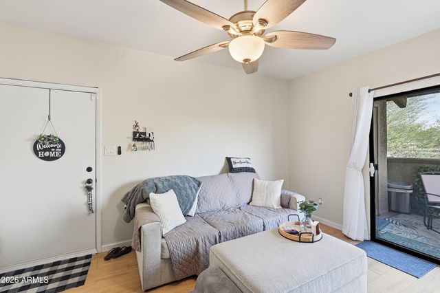 5757 W EUGIE Avenue 2062, Glendale, AZ 85304