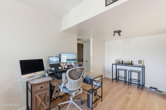 5757 W EUGIE Avenue 2062, Glendale, AZ 85304