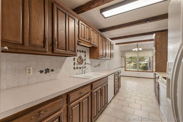 12811 E 133rd Street S, Broken Arrow, OK 74011