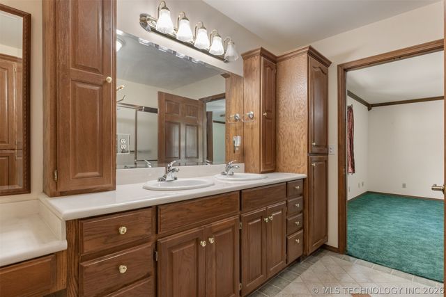 12811 E 133rd Street S, Broken Arrow, OK 74011
