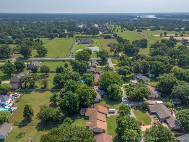 12811 E 133rd Street S, Broken Arrow, OK 74011