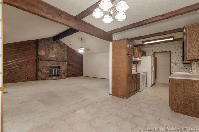 12811 E 133rd Street S, Broken Arrow, OK 74011