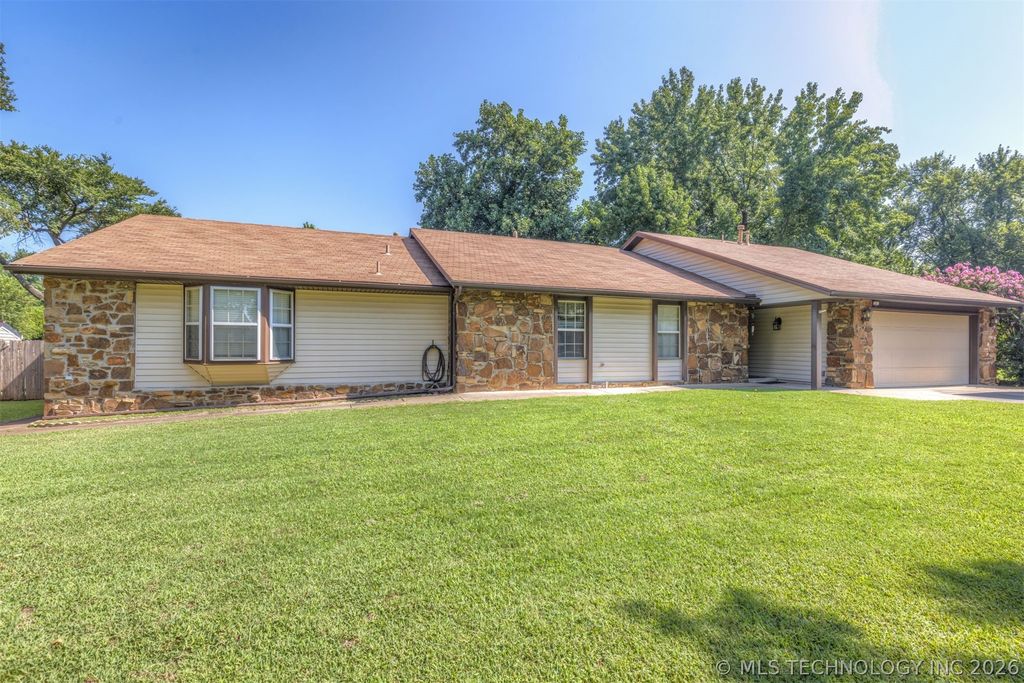 12811 E 133rd Street S, Broken Arrow, OK 74011