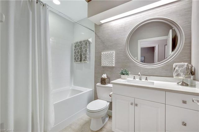 8661 Piazza Del Lago CIR 204, Estero, FL 33928