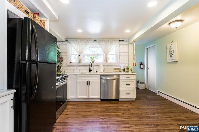 51 Ringwood Avenue, Pompton Lakes, NJ 07442