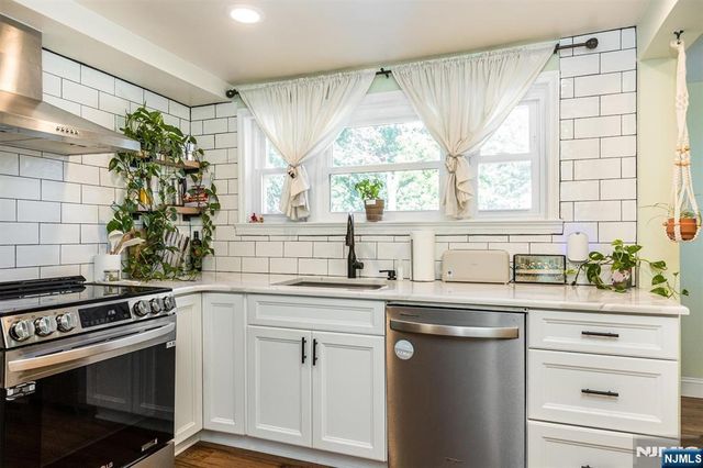 51 Ringwood Avenue, Pompton Lakes, NJ 07442