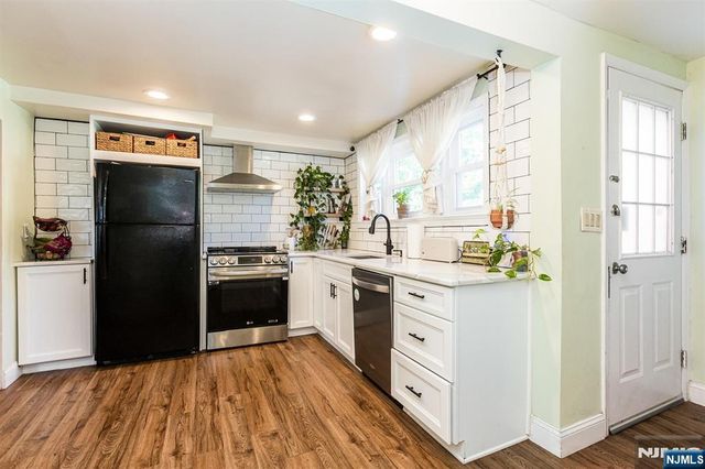 51 Ringwood Avenue, Pompton Lakes, NJ 07442