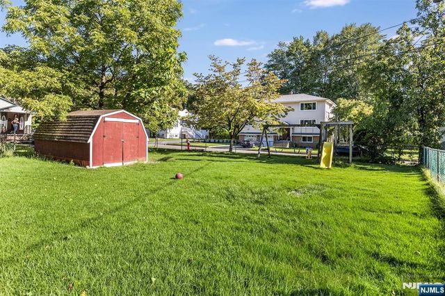 51 Ringwood Avenue, Pompton Lakes, NJ 07442