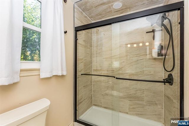 51 Ringwood Avenue, Pompton Lakes, NJ 07442