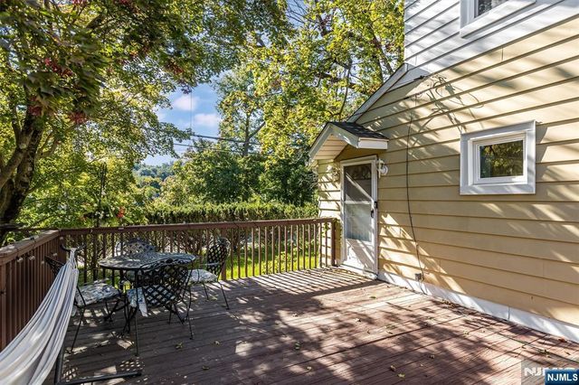 51 Ringwood Avenue, Pompton Lakes, NJ 07442
