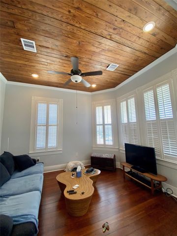 1602 Avenue L, Galveston, TX 77550