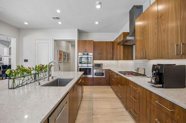 18752 Wainsborough Lane, Dallas, TX 75287