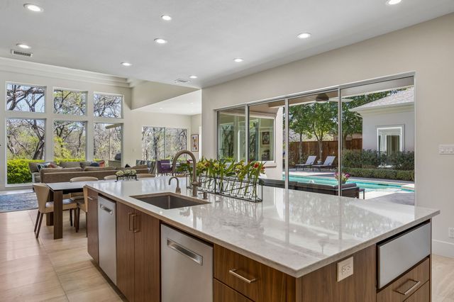 18752 Wainsborough Lane, Dallas, TX 75287