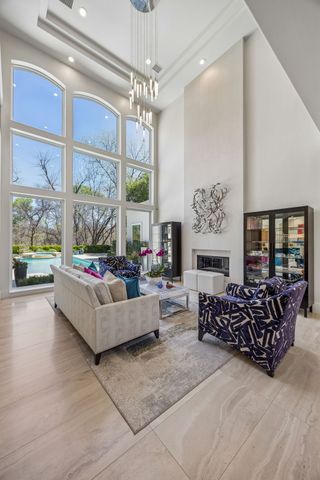 18752 Wainsborough Lane, Dallas, TX 75287