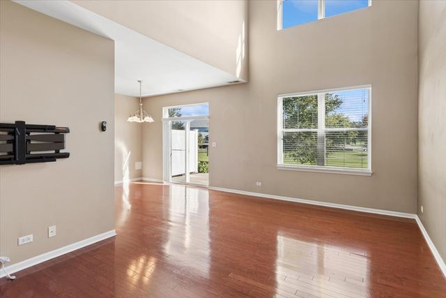403 Bluegrass Parkway, Oswego, IL 60543