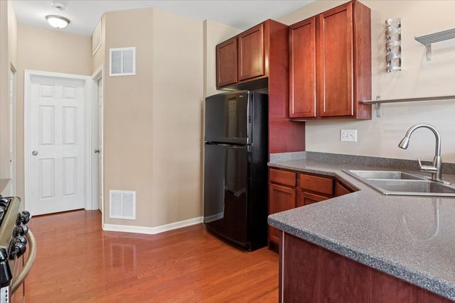 403 Bluegrass Parkway, Oswego, IL 60543