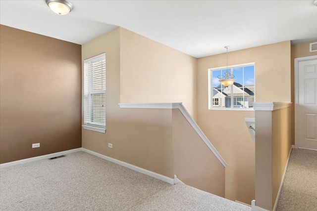 403 Bluegrass Parkway, Oswego, IL 60543