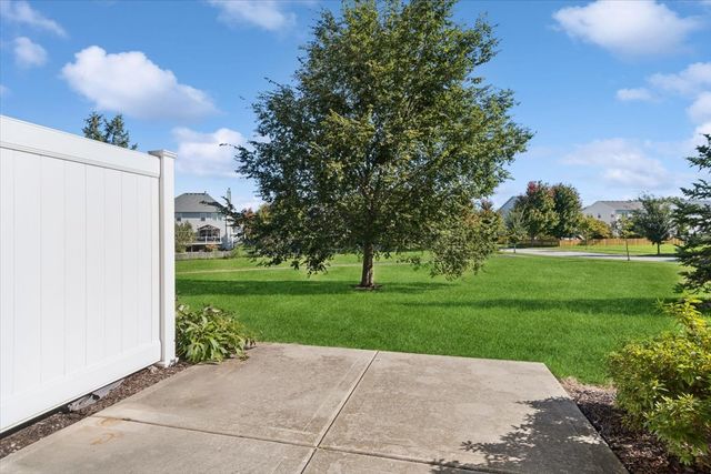 403 Bluegrass Parkway, Oswego, IL 60543