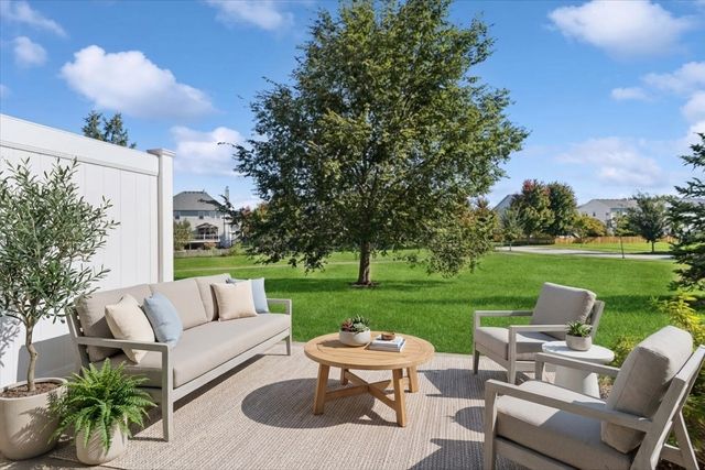 403 Bluegrass Parkway, Oswego, IL 60543