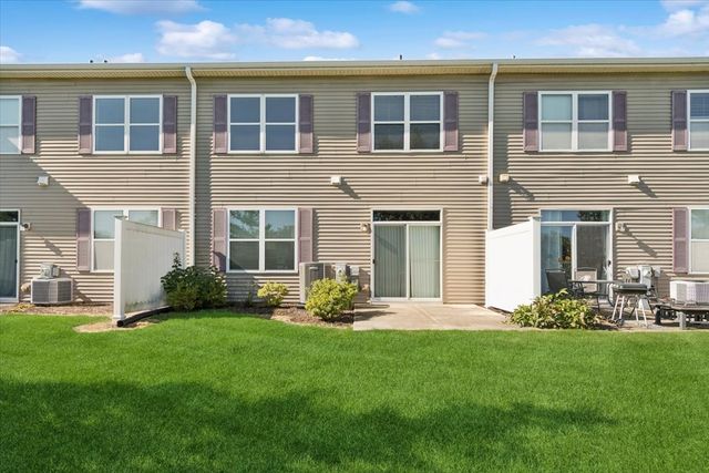 403 Bluegrass Parkway, Oswego, IL 60543
