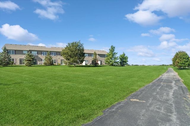 403 Bluegrass Parkway, Oswego, IL 60543