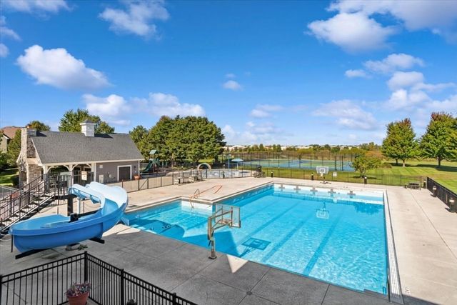 403 Bluegrass Parkway, Oswego, IL 60543