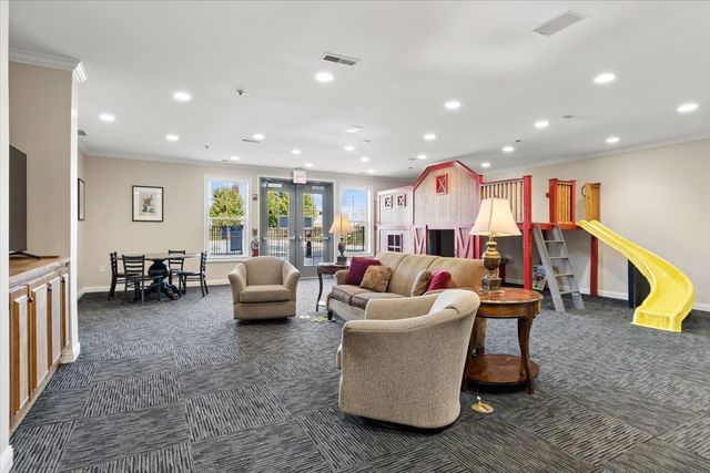 403 Bluegrass Parkway, Oswego, IL 60543