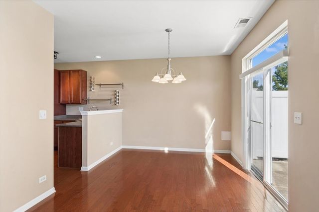 403 Bluegrass Parkway, Oswego, IL 60543