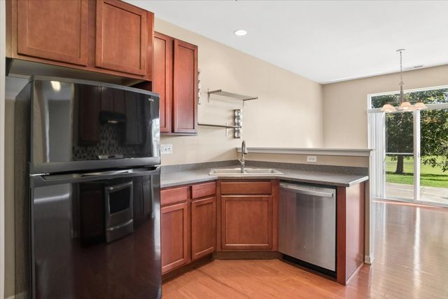 403 Bluegrass Parkway, Oswego, IL 60543