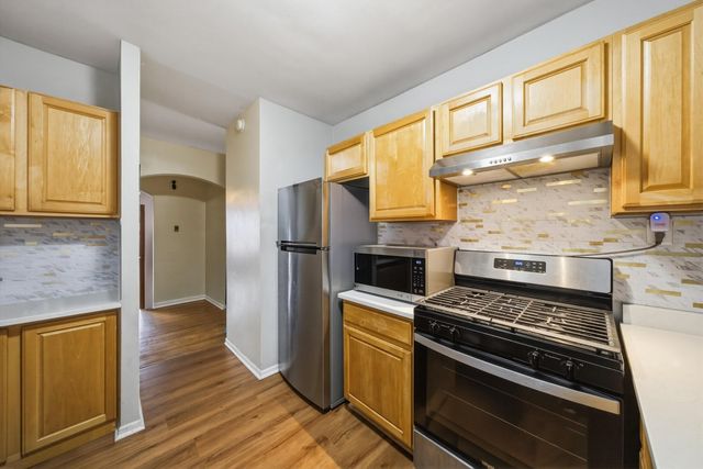 600 ELGIN Avenue 3B, Forest Park, IL 60130