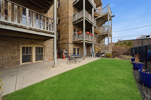 600 ELGIN Avenue 3B, Forest Park, IL 60130