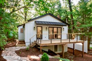 4046 Hillside Trail, New Buffalo, MI 49117