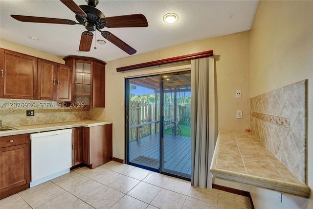 11154 NW 37th St, Sunrise, FL 33351
