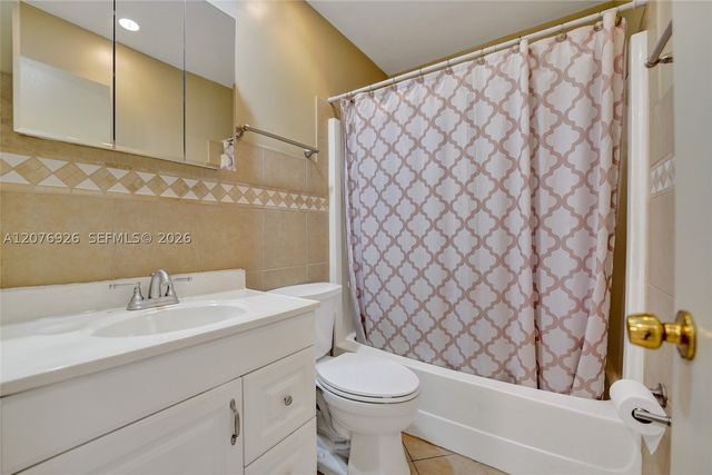 11154 NW 37th St, Sunrise, FL 33351