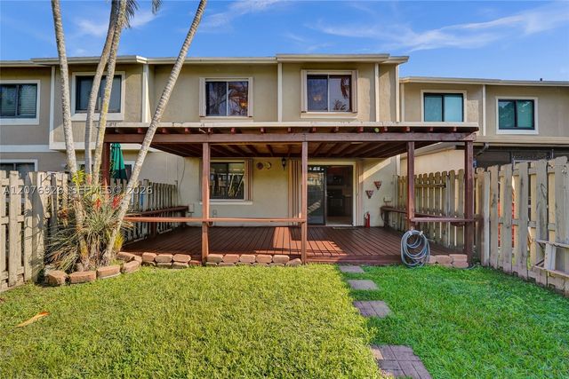11154 NW 37th St, Sunrise, FL 33351
