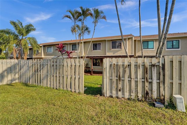 11154 NW 37th St, Sunrise, FL 33351