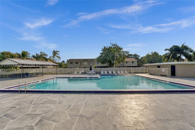 11154 NW 37th St, Sunrise, FL 33351