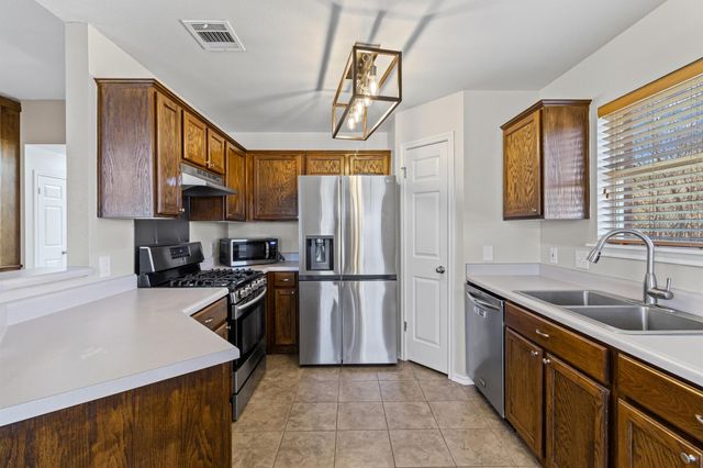 1318 Settlers Valley DR, Pflugerville, TX 78660