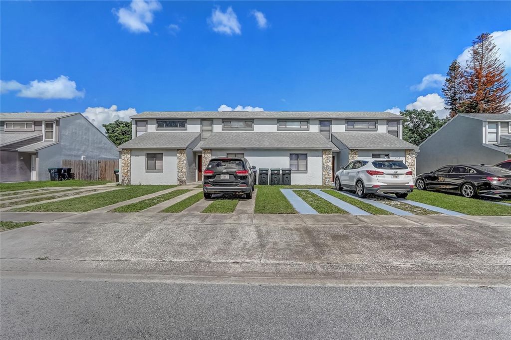 2719 HUNT CLUB LANE, Orlando, FL 32826