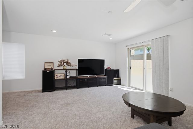 10464 Rose Palisade Street, Las Vegas, NV 89141