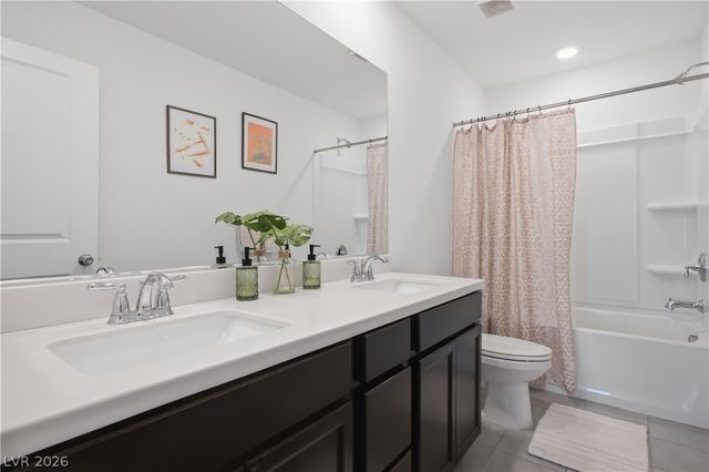 10464 Rose Palisade Street, Las Vegas, NV 89141