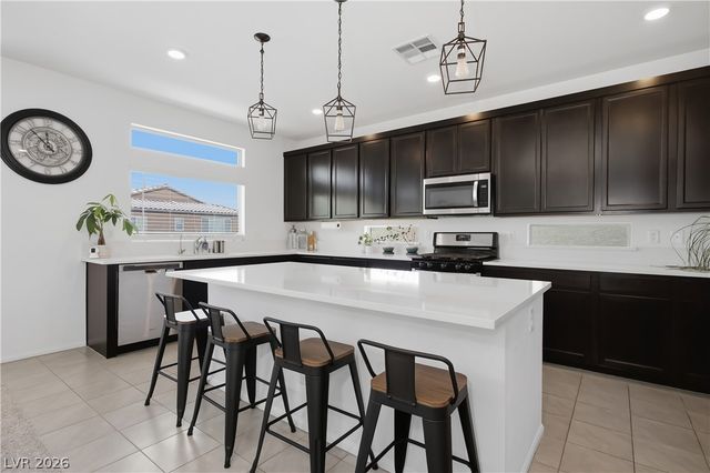 10464 Rose Palisade Street, Las Vegas, NV 89141