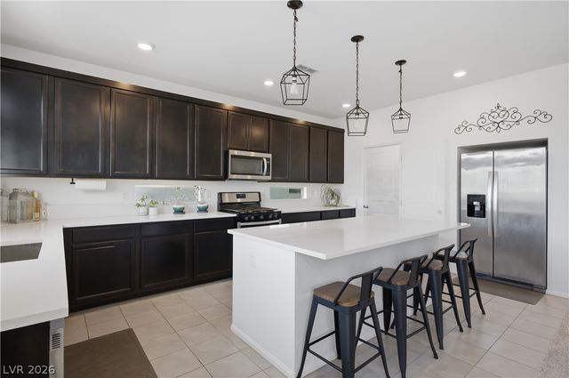 10464 Rose Palisade Street, Las Vegas, NV 89141