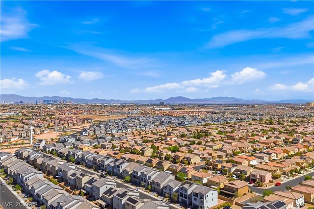 10464 Rose Palisade Street, Las Vegas, NV 89141