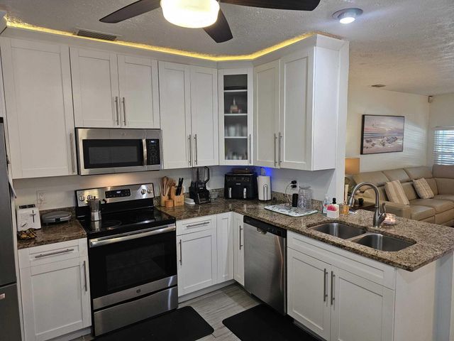 109 Gibraltar Street, Royal Palm Beach, FL 33411