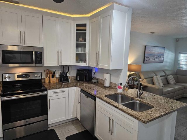 109 Gibraltar Street, Royal Palm Beach, FL 33411
