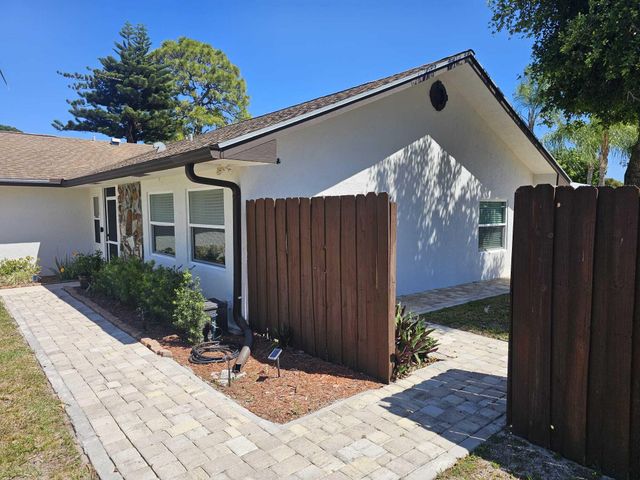 109 Gibraltar Street, Royal Palm Beach, FL 33411